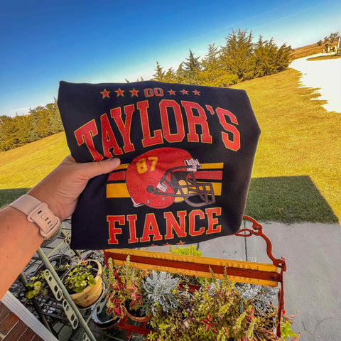 Go Taylor's Fiancé